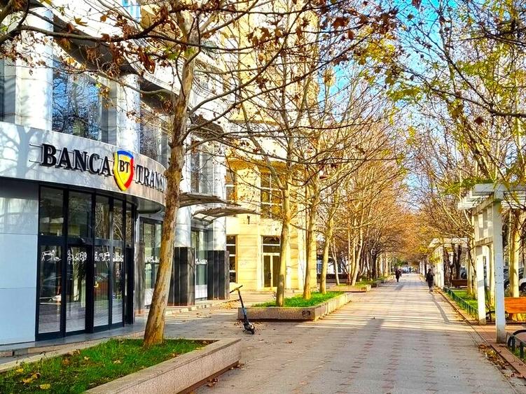 Apartament cu 3 camere decomandat în Unirii