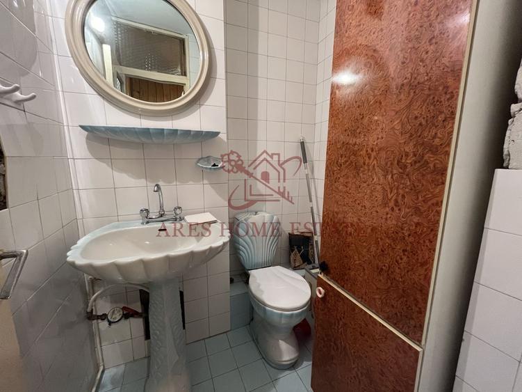 Apartament cu 3 camere decomandat în Dâmbovița