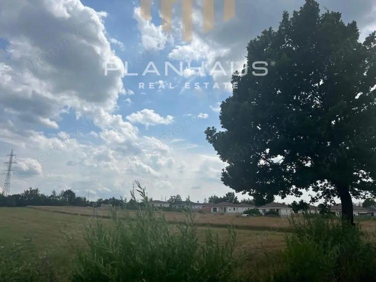 Teren de 3600 mp, în Central
