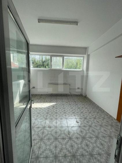Spațiu comercial, de 1,650 mp, în Centură