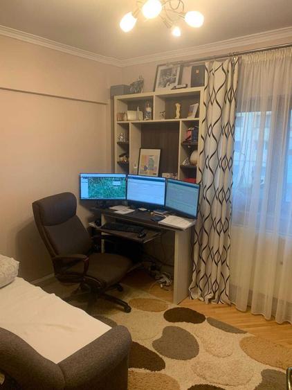 Apartament cu 4 camere decomandat în Central