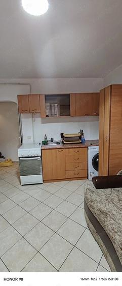 Garsonieră decomandată în Micro 19