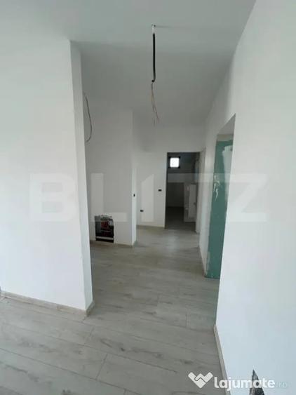 Casă cu 4 camere cu Teren 532 Mp în Remetea Mare