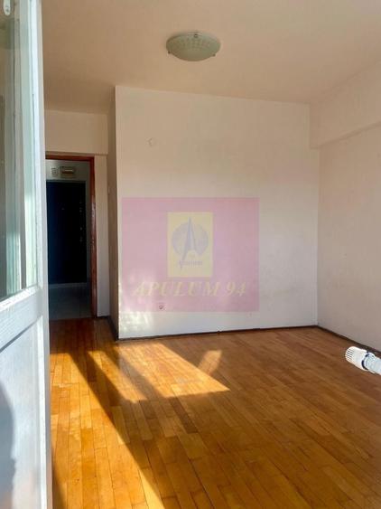 Apartament cu 4 camere decomandat, mobilat în Decebal