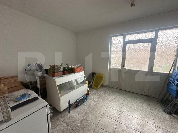Casă individuală cu 12 camere cu Canalizare în Semicentral