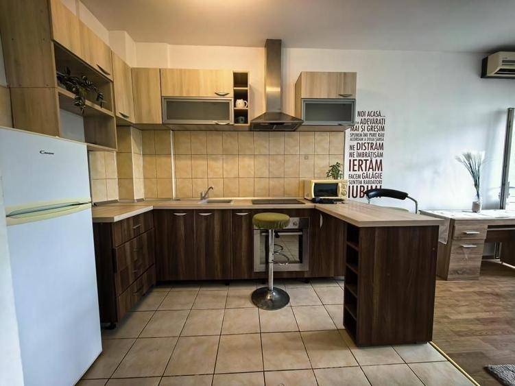 Apartament cu 2 camere semidecomandat, mobilat în Bularga