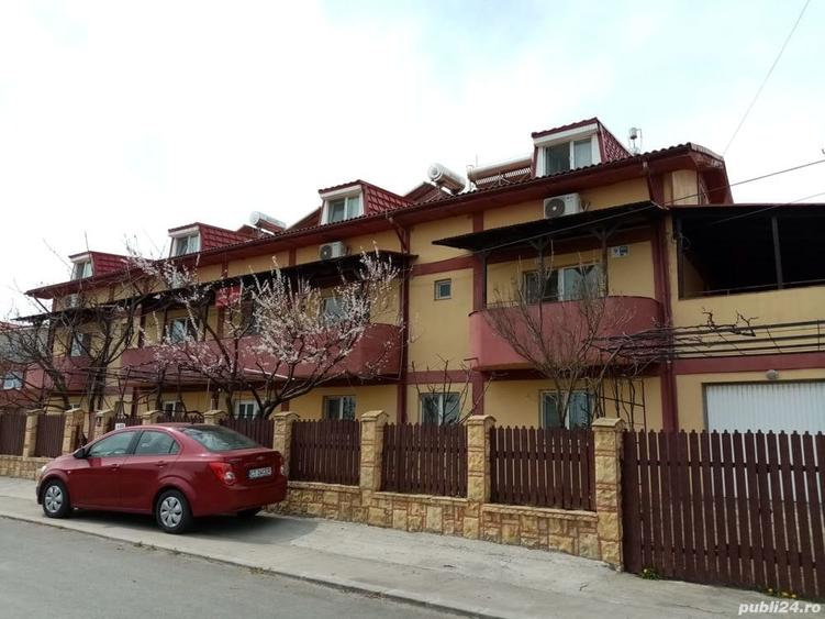 Casă cu 20 camere cu Teren 711 Mp în Costinești