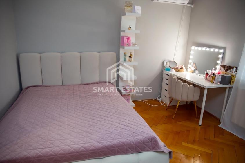 Casă individuală cu 8 camere cu Garaj în Băneasa