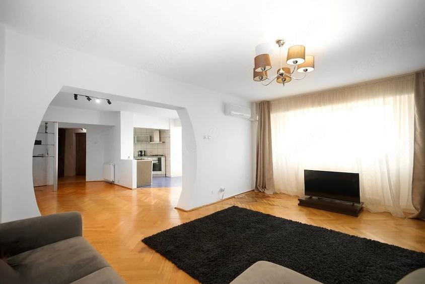 Apartament cu 3 camere decomandat în Ultracentral