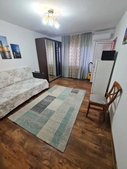 Apartament cu 2 camere nedecomandat în Tătărași