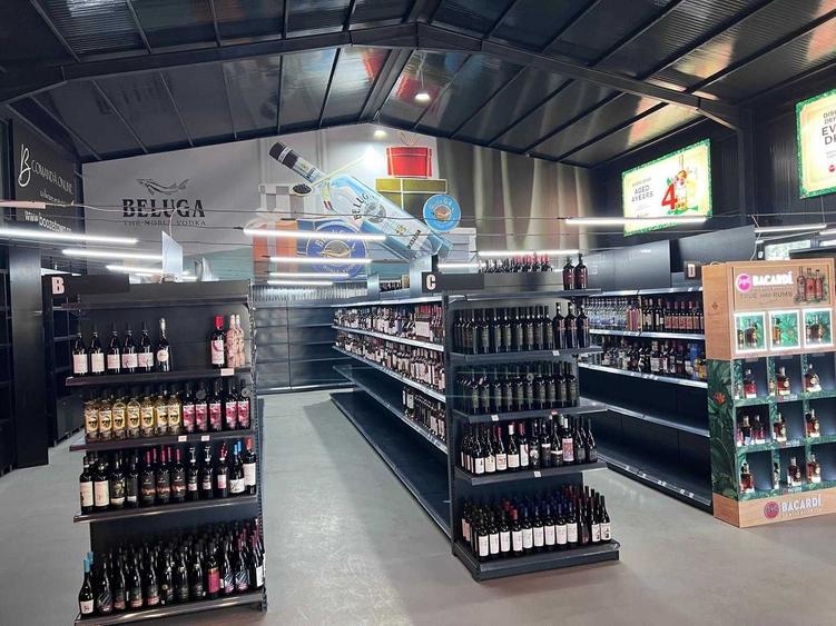 Spațiu comercial, de 516 mp, în Săbăreni
