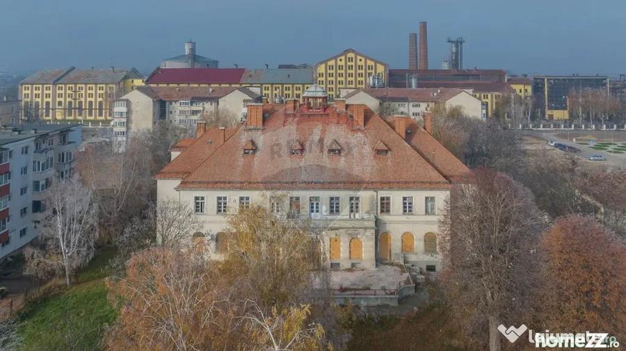 Casă cu 7 camere cu Teren 5861 Mp în Bod