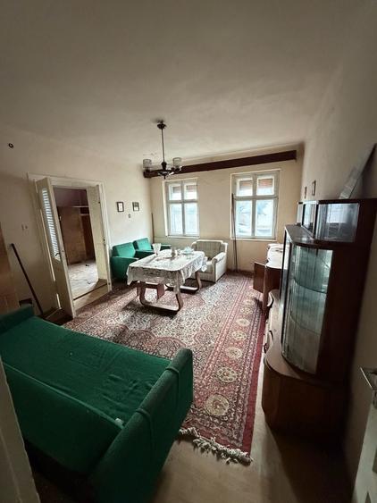Casă cu 4 camere în Central