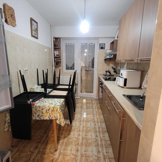 Apartament cu 3 camere decomandat în Central