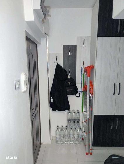 Apartament cu 3 camere semidecomandat în Nufărul