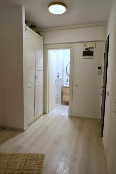 Apartament cu 3 camere decomandat, mobilat în Central