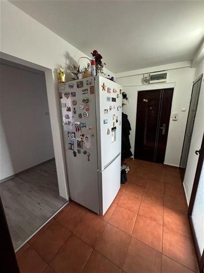 Apartament cu 4 camere decomandat în Brâncoveanu