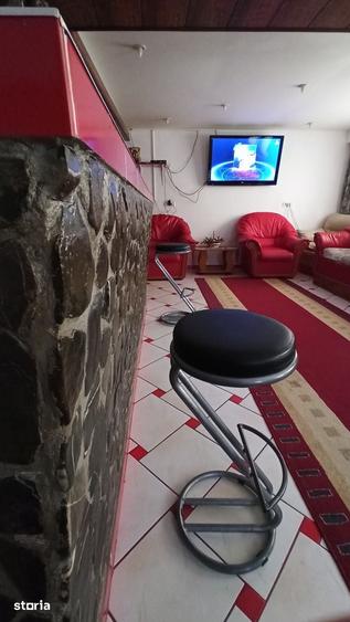 Casă cu 9 camere cu Teren 250 Mp în Central