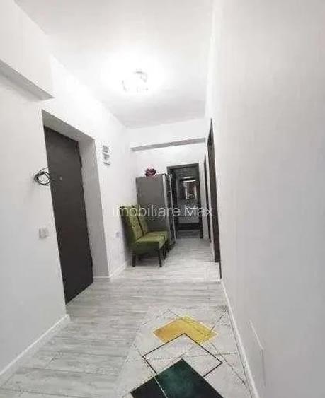 Apartament cu 3 camere în Regie