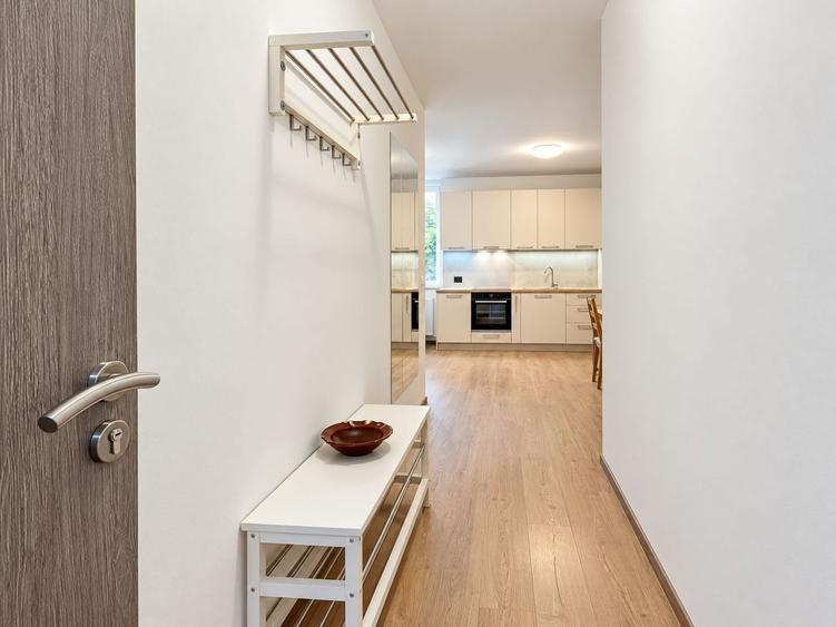 Apartament cu 2 camere semidecomandat, mobilat în Giroc