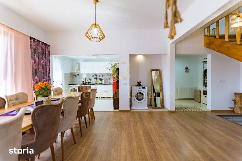 Casă cu 4 camere cu Teren 4160 Mp în Moieciu