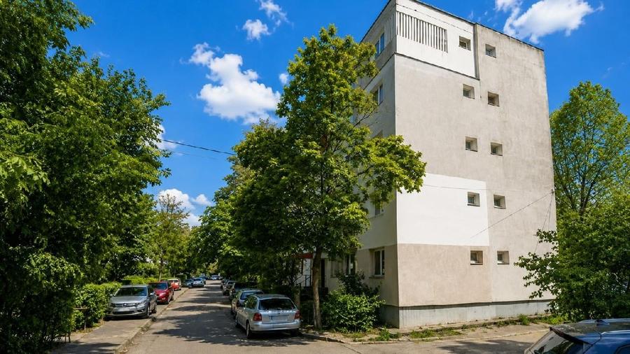Apartament cu 4 camere decomandat în Alexandru cel Bun