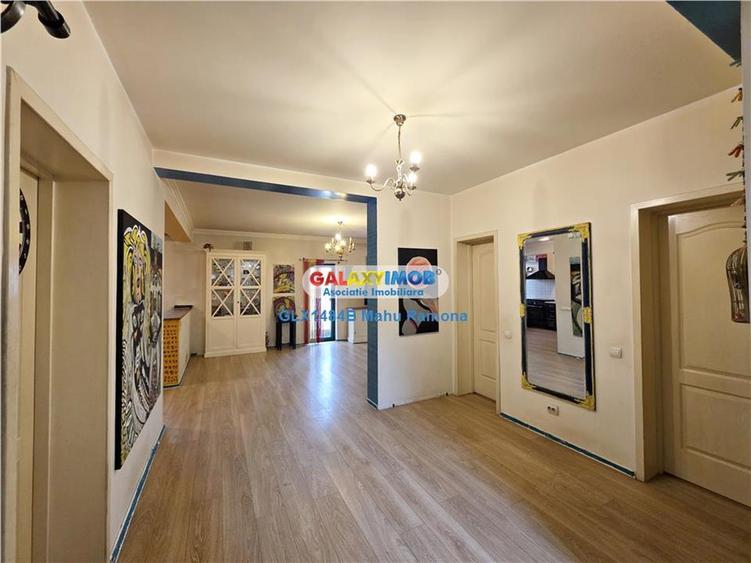Casă cu 6 camere cu Teren 276 Mp în Est