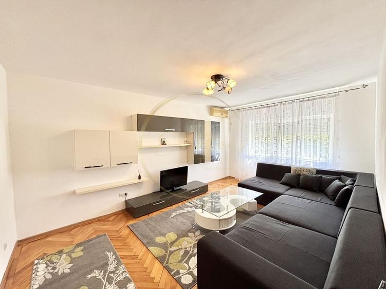 Apartament cu 3 camere decomandat, mobilat în Aradului