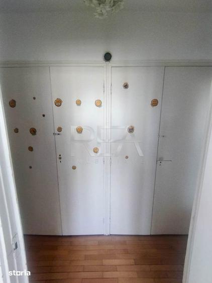 Apartament cu 3 camere semidecomandat, mobilat în Iancului