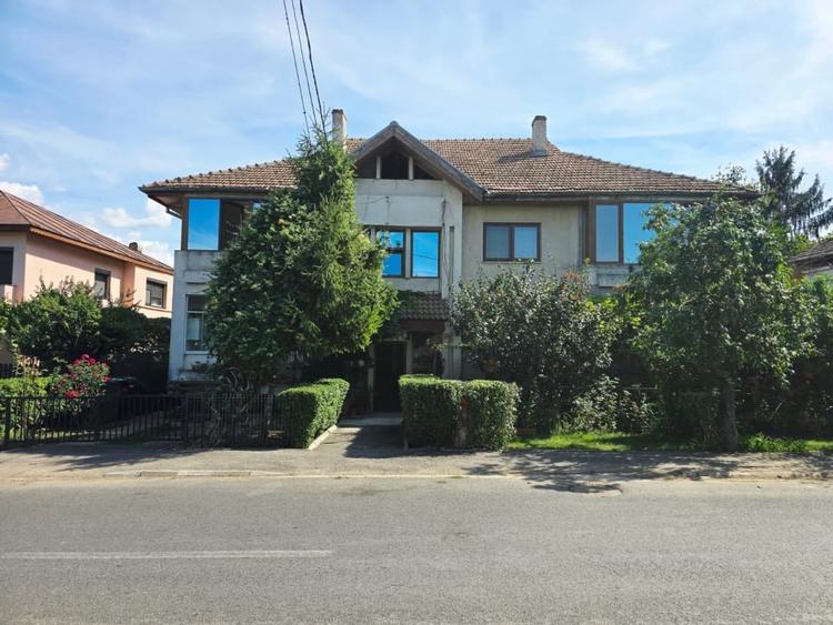Apartament cu 3 camere decomandat, mobilat în Snagov