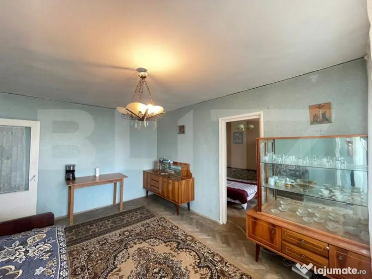 Apartament cu 2 camere semidecomandat, mobilat în Craiovița Nouă