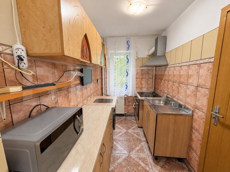 Apartament cu 2 camere decomandat, mobilat în Podu Roș