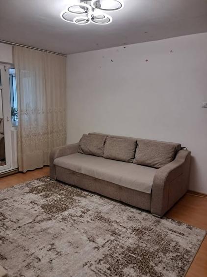 Apartament cu 2 camere semidecomandat în Mircea cel Bătrân