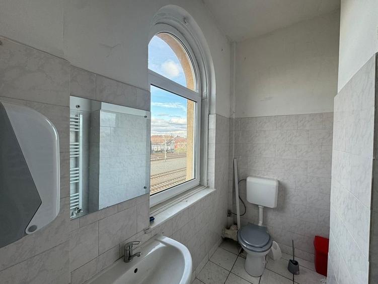 Spațiu comercial, de 215 mp, în P-ța Gării
