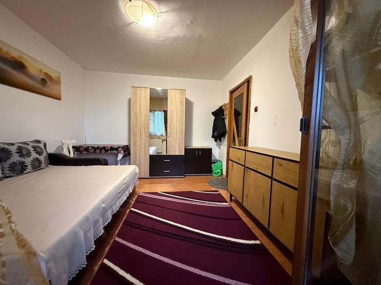 Garsonieră decomandată în Central