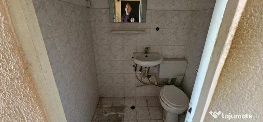 Apartament cu 3 camere decomandat în Faleza Nord