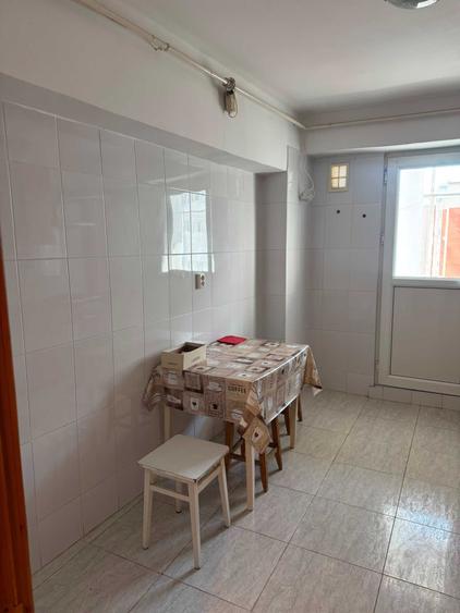 Apartament cu 2 camere decomandat în Micro 21