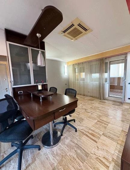 Apartament cu 3 camere semidecomandat în Nord
