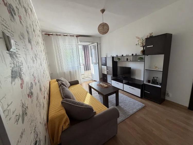 Apartament cu 2 camere semidecomandat, mobilat în Inel II
