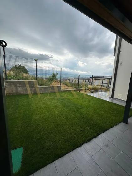 Duplex cu 5 camere cu Canalizare în Iris