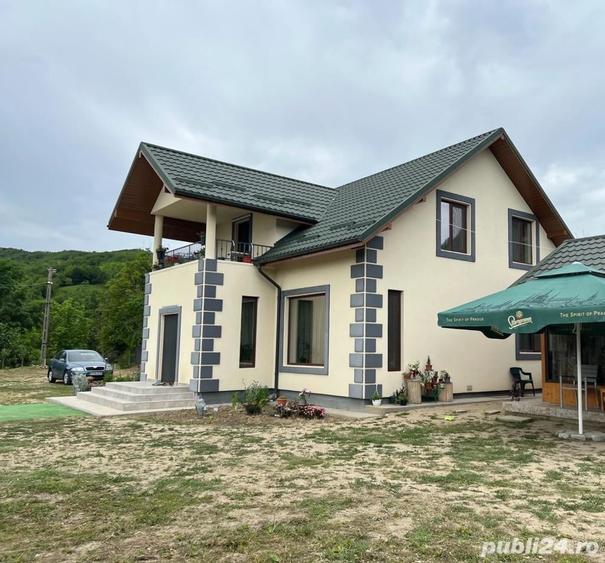 Casă cu 5 camere cu Teren 1500 Mp în Pârscov