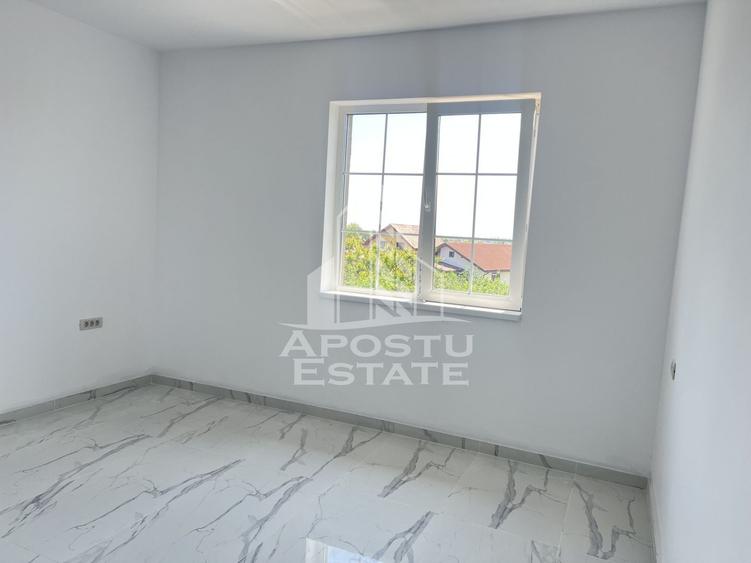 Duplex cu 3 camere cu Canalizare în Sânandrei