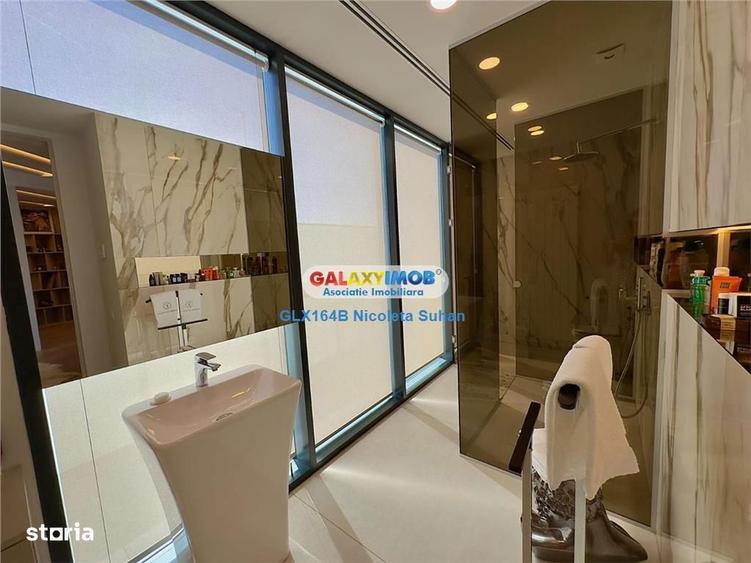 Apartament cu 5 camere decomandat în Tei