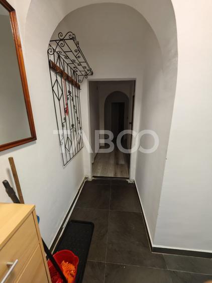 Apartament cu 2 camere decomandat, mobilat în Gruia