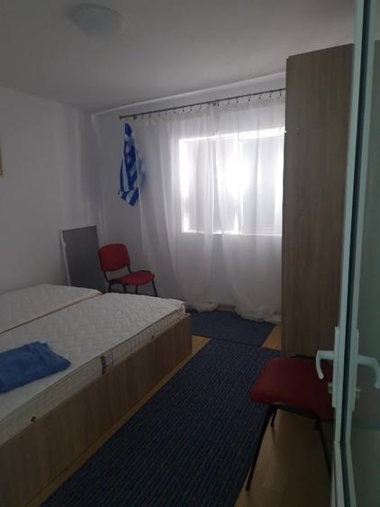 Apartament cu 2 camere decomandat, mobilat în Central