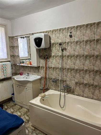 Casă individuală cu 5 camere cu Canalizare în Oncea