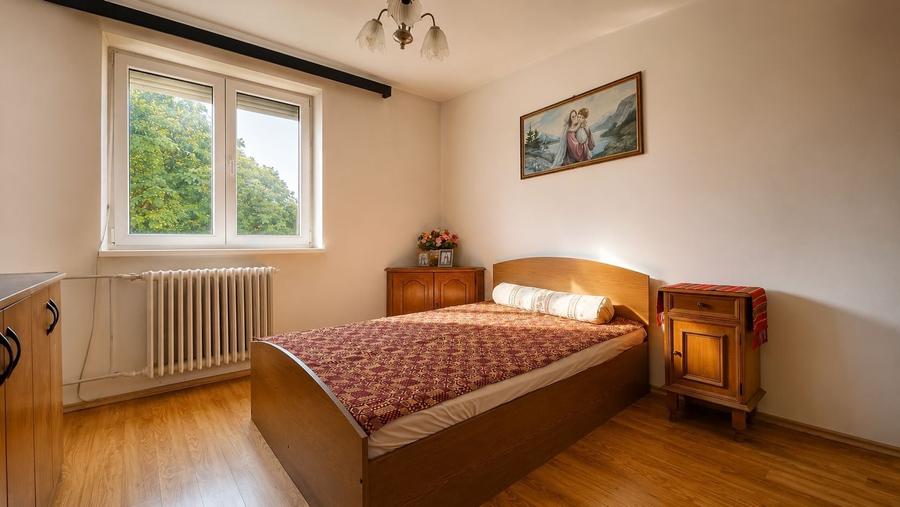 Apartament cu 3 camere decomandat în Rogerius