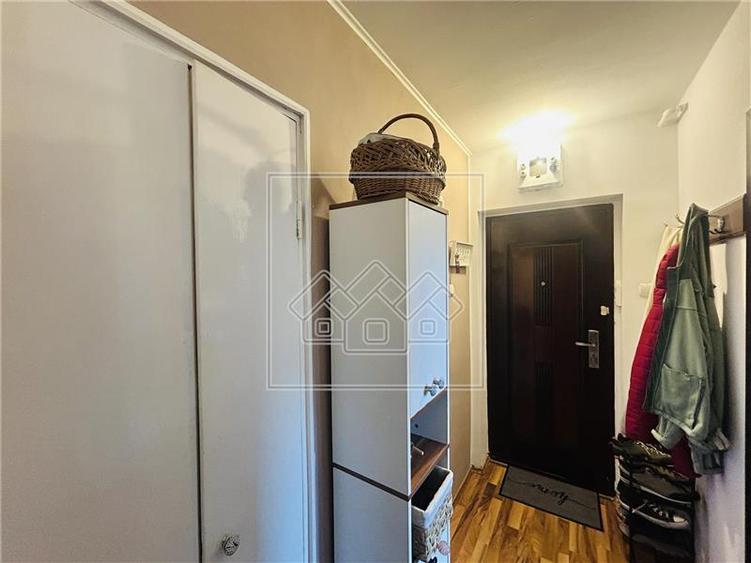 Apartament cu 2 camere semidecomandat în Cedonia