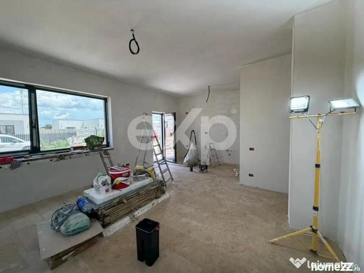 Casă cu 3 camere cu Teren 250 Mp în Clinceni