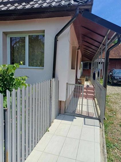 Casă cu 2 camere cu Teren 2200 Mp în Domnin